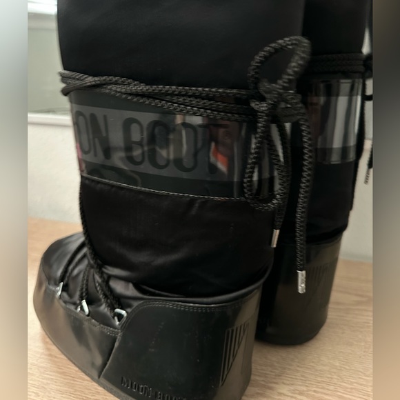 Moon Boots - Black Icon Glance Unisex Boots Size EU 39 - EU 41 (fits US 8- 9.5) - Picture 6 of 12